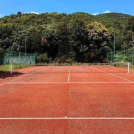 Pêcher Au Château Des Pauses Hébergement de vacances Saint-André-de-Majencoules